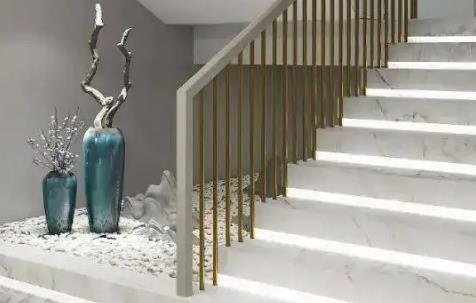 ����ʯ��ת¥�ݵı�������